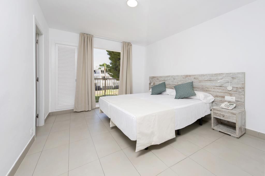 Apartamentos Vibra Riviera Sant Antoni de Portmany Esterno foto